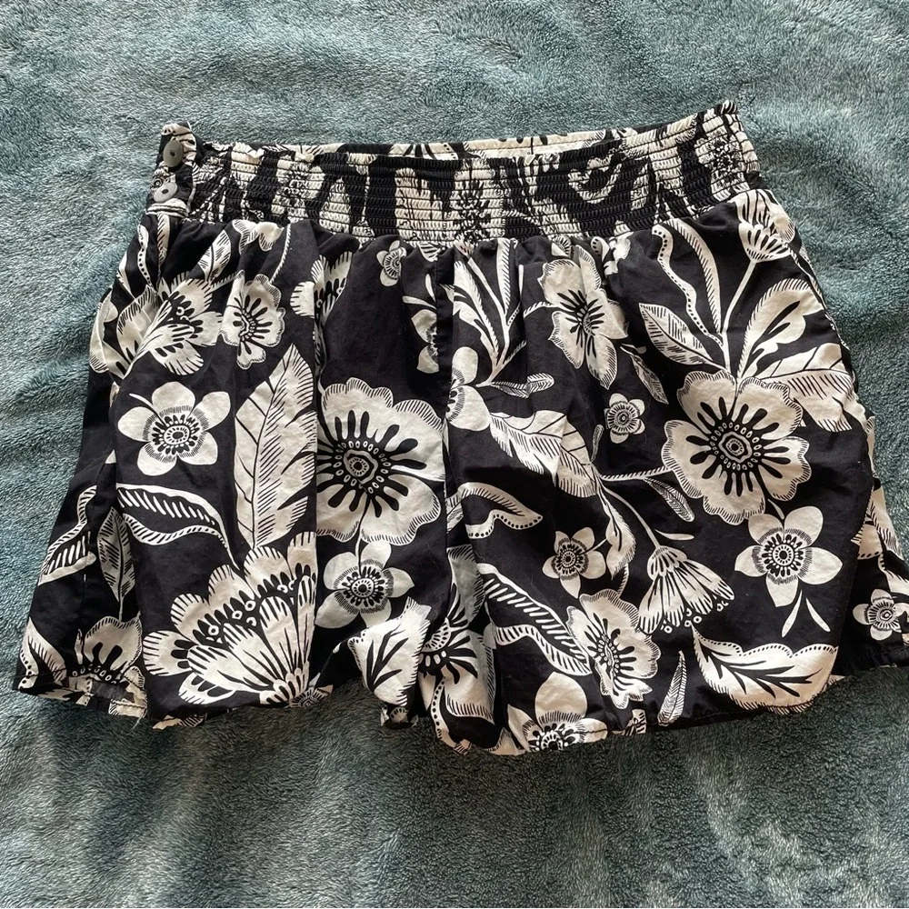 Maeve by Anthropologie Escape Floral Shorts‎ size 2 100% cotton